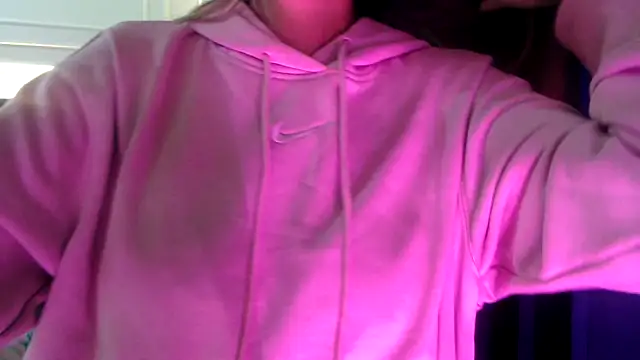 Snapshot of chhui_mui chatting on 9, 11, 2025 chhui mui online show from 9, 11, 2025