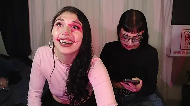 Zowi Hottiee online show from 25, 10, 2025