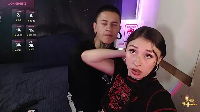 Zowi Hottiee online show from 5, 11, 2025