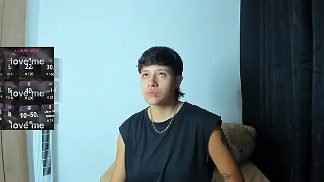 violet casper  online show from 18, 12, 2024