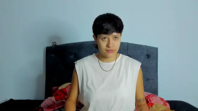 violet casper  online show from 22, 1, 2025