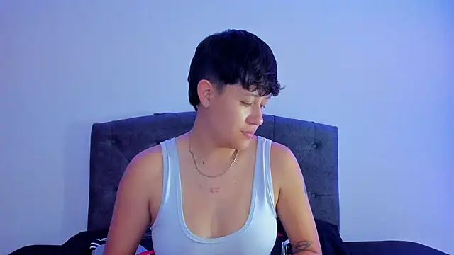 violet casper  online show from 20, 3, 2025