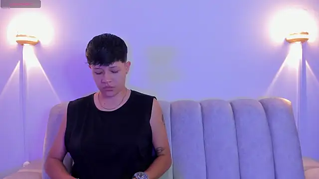 violet casper  online show from 29, 9, 2025