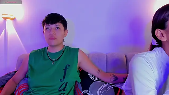 violet casper  online show from 13, 11, 2025