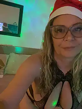 Snapshot of lolavalecuatro chatting on 21, 12, 2024 lolavalecuatro online show from 21, 12, 2024