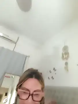 lolavalecuatro online show from 13, 3, 2026