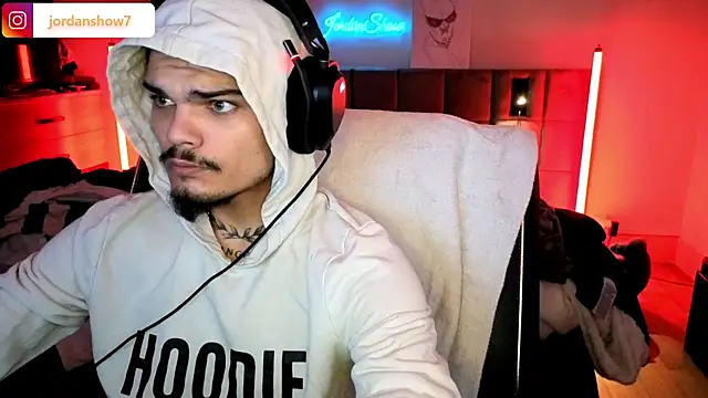 Snapshot of JordanShow chatting on 3, 11, 2025 JordanShow online show from 3, 11, 2025