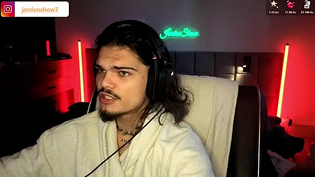 Snapshot of JordanShow chatting on 17, 11, 2025 JordanShow online show from 17, 11, 2025