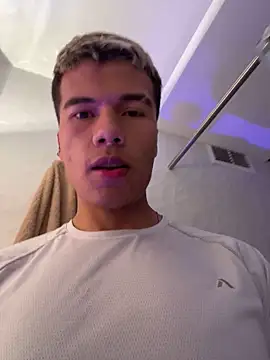 Logan smith1 online show from 16, 2, 2025