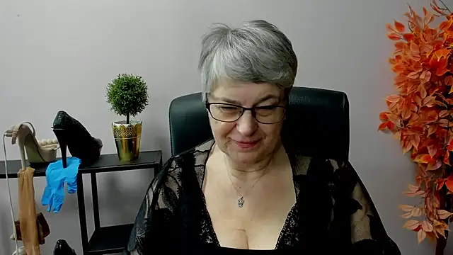 IrisDream online show from 4, 3, 2025