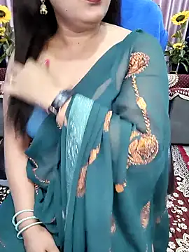 Cute-Raashii online show from 20, 4, 2026