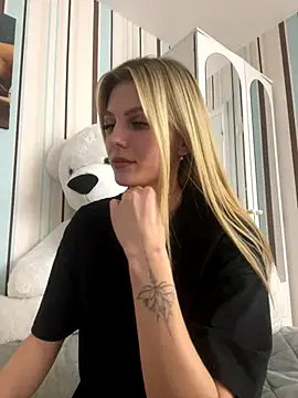 Snapshot of Liya_my chatting on 15, 12, 2025 Liya my online show from 15, 12, 2025