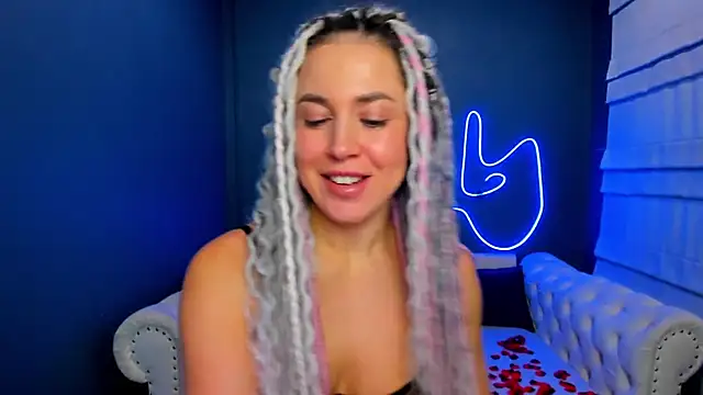 Snapshot of rock_n_roxy chatting on 29, 11, 2025 rock n roxy online show from 29, 11, 2025