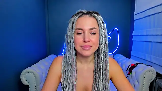 Snapshot of rock_n_roxy chatting on 14, 12, 2025 rock n roxy online show from 14, 12, 2025