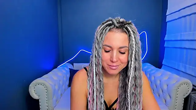 Snapshot of rock_n_roxy chatting on 11, 1, 2026 rock n roxy online show from 11, 1, 2026