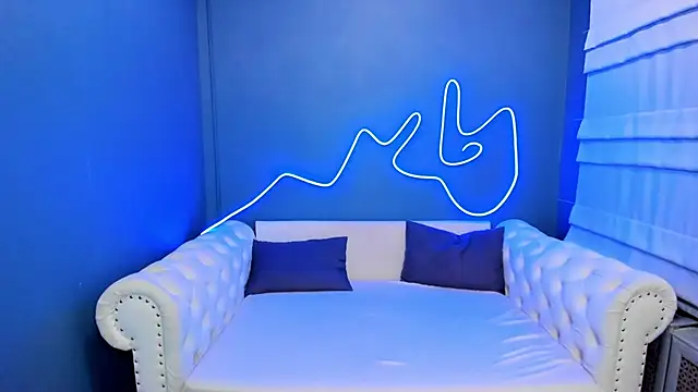 Snapshot of rock_n_roxy chatting on 16, 1, 2026 rock n roxy online show from 16, 1, 2026