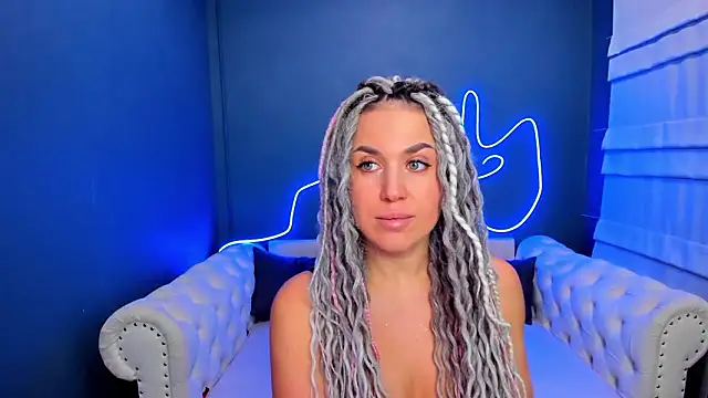 Snapshot of rock_n_roxy chatting on 3, 2, 2026 rock n roxy online show from 3, 2, 2026