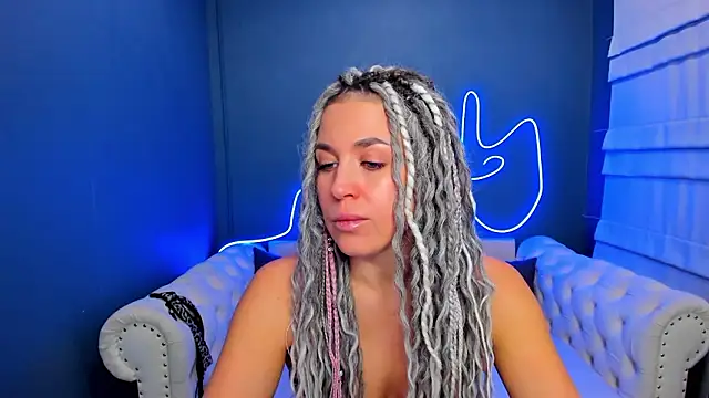 Snapshot of rock_n_roxy chatting on 3, 2, 2026 rock n roxy online show from 3, 2, 2026