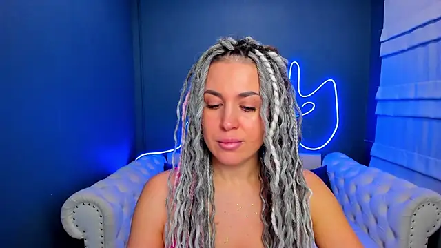 Snapshot of rock_n_roxy chatting on 7, 2, 2026 rock n roxy online show from 7, 2, 2026