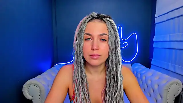 Snapshot of rock_n_roxy chatting on 10, 2, 2026 rock n roxy online show from 10, 2, 2026