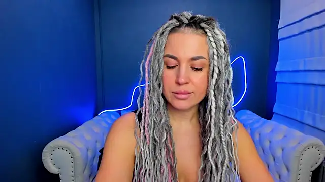 Snapshot of rock_n_roxy chatting on 12, 2, 2026 rock n roxy online show from 12, 2, 2026