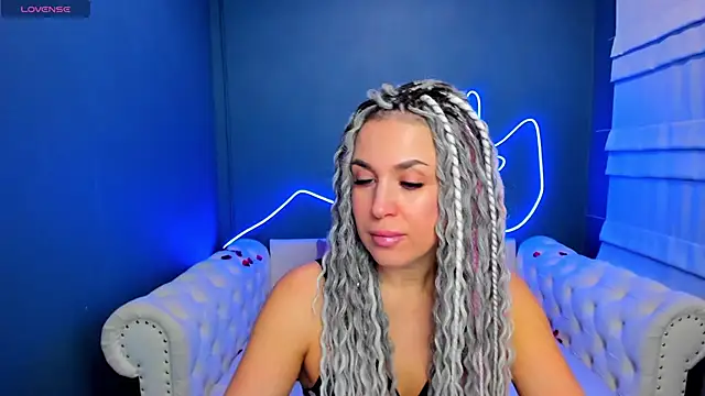 Snapshot of rock_n_roxy chatting on 17, 2, 2026 rock n roxy online show from 17, 2, 2026