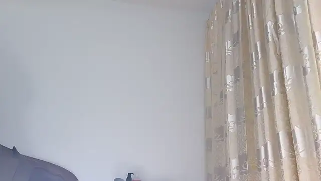 Krismil3 online show from 6, 1, 2025