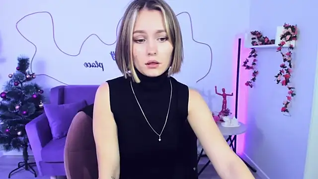 BritnieCute online show from 18, 12, 2024