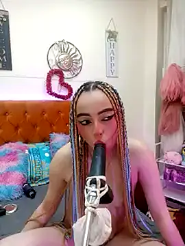 Snapshot of Yennastone chatting on 15, 12, 2024 Yennastone online show from 15, 12, 2024