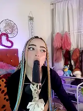 Snapshot of Yennastone chatting on 26, 12, 2024 Yennastone online show from 26, 12, 2024