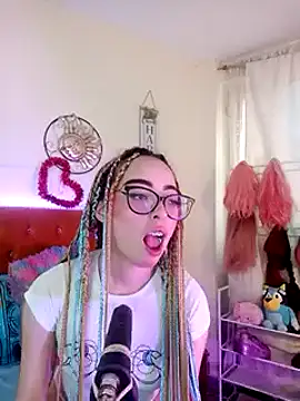 Snapshot of Yennastone chatting on 5, 1, 2025 Yennastone online show from 5, 1, 2025