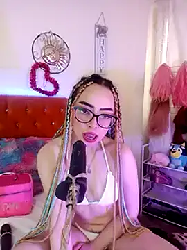 Snapshot of Yennastone chatting on 8, 1, 2025 Yennastone online show from 8, 1, 2025