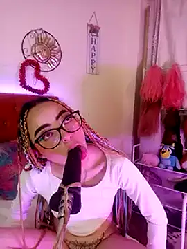 Snapshot of Yennastone chatting on 9, 1, 2025 Yennastone online show from 9, 1, 2025