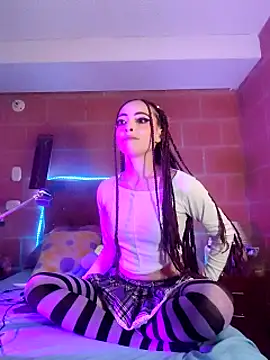 Snapshot of Yennastone chatting on 8, 3, 2025 Yennastone online show from 8, 3, 2025