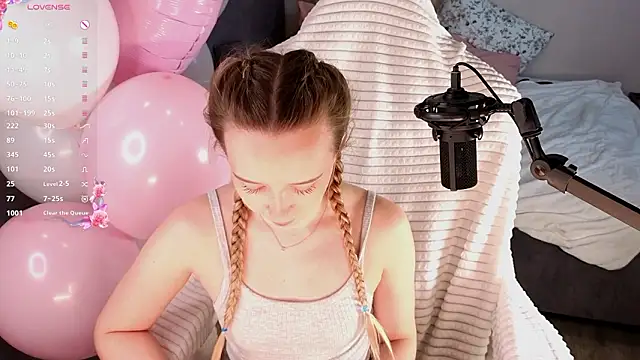 HollisBeckett online show from 7, 3, 2026