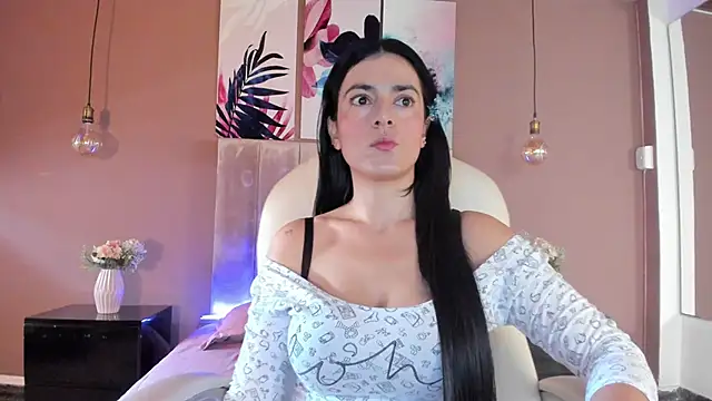 BellaClaiir online show from 9, 9, 2025