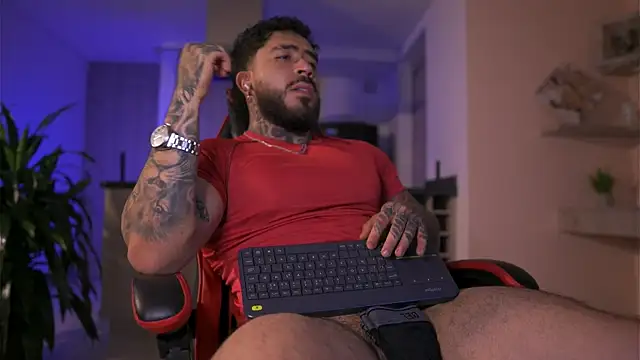 LeoSalvatore  online show from 11, 11, 2025