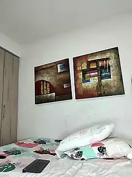 Snapshot of cuteluci_ chatting on 2, 1, 2025 cuteluci online show from 2, 1, 2025