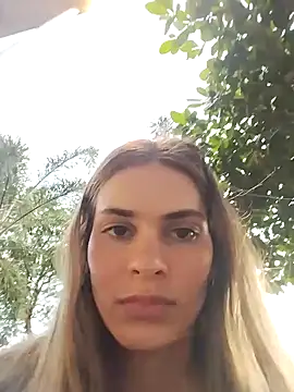 Snapshot of cuteluci_ chatting on 3, 1, 2025 cuteluci online show from 3, 1, 2025