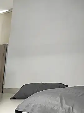 Snapshot of cuteluci_ chatting on 8, 1, 2025 cuteluci online show from 8, 1, 2025