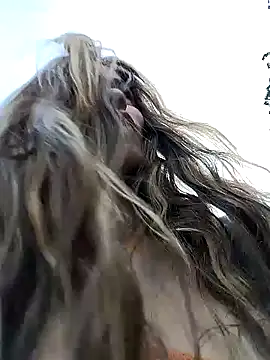 Snapshot of cuteluci_ chatting on 2, 2, 2025 cuteluci online show from 2, 2, 2025