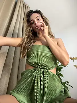 Snapshot of cuteluci_ chatting on 28, 11, 2025 cuteluci online show from 28, 11, 2025