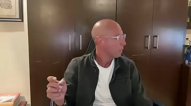 Snapshot of alanan881 chatting on 18, 12, 2024 alanan881 online show from 18, 12, 2024
