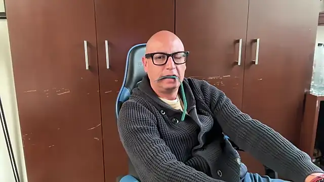 Snapshot of alanan881 chatting on 5, 12, 2025 alanan881 online show from 5, 12, 2025