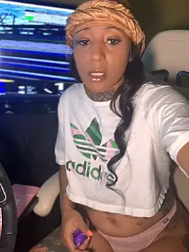 CrownedNyaries online show from 25, 2, 2025