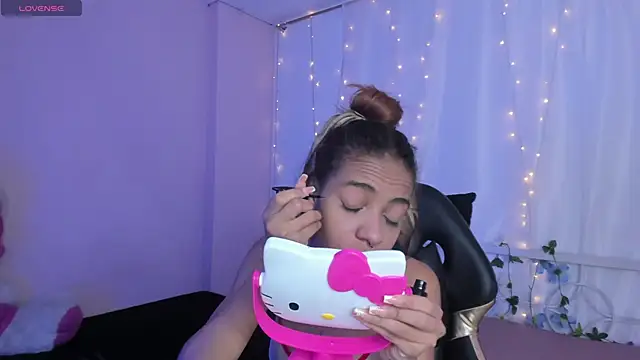 Abigail Wilson  online show from 2, 2, 2025