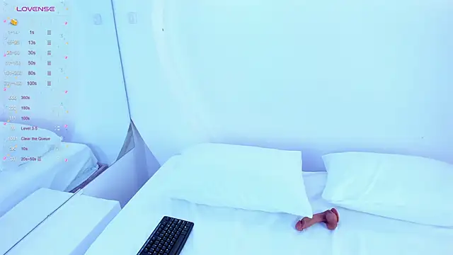 Snapshot of NanaOsaky chatting on 24, 2, 2025 NanaOsaky online show from 24, 2, 2025