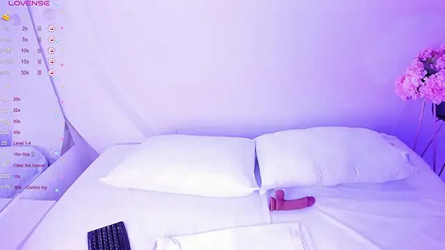 Snapshot of NanaOsaky chatting on 1, 10, 2025 NanaOsaky online show from 1, 10, 2025