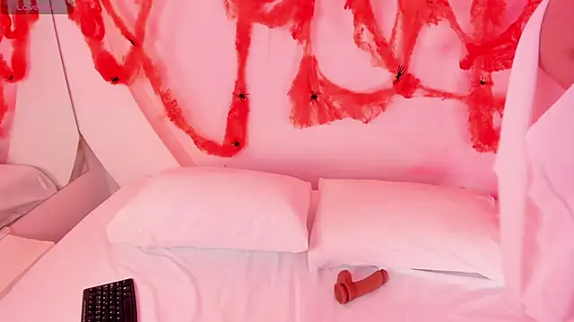 Snapshot of NanaOsaky chatting on 31, 10, 2025 NanaOsaky online show from 31, 10, 2025