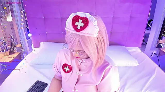 Snapshot of NanaOsaky chatting on 12, 11, 2025 NanaOsaky online show from 12, 11, 2025